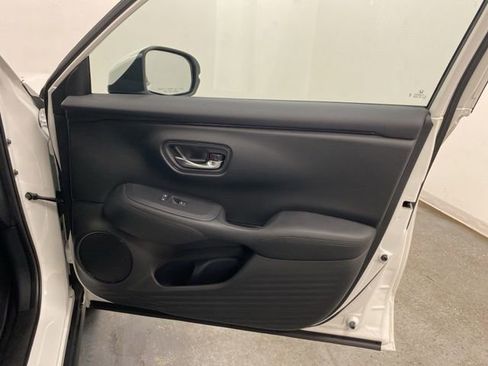 Certified 2024 Honda HR-V LX image 23