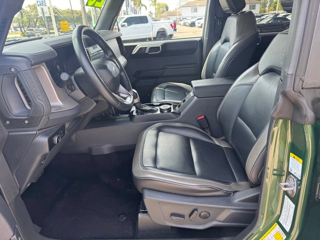 Used 2025 Ford Bronco Outer Banks AWD/4WD image 13