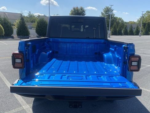 New 2025 Jeep Gladiator Willys image 7