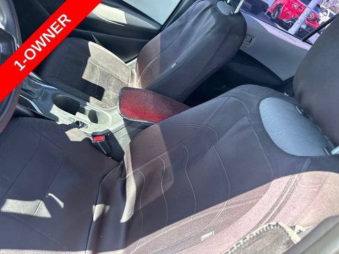 Used 2025 Toyota Corolla LE FWD image 14