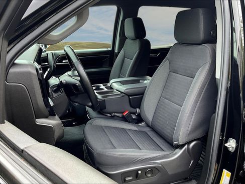 Used 2023 Chevrolet Silverado 1500 LT AWD/4WD image 14