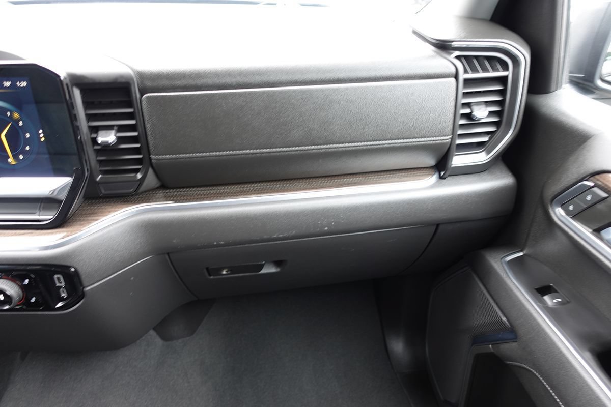 Used 2023 Chevrolet Silverado 1500 LT AWD/4WD image 40