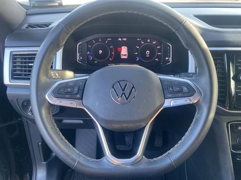 Used 2023 Volkswagen Atlas Cross Sport SE FWD image 17