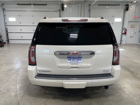 Used 2015 GMC Yukon Denali w/ Touring Package AWD/4WD image 6
