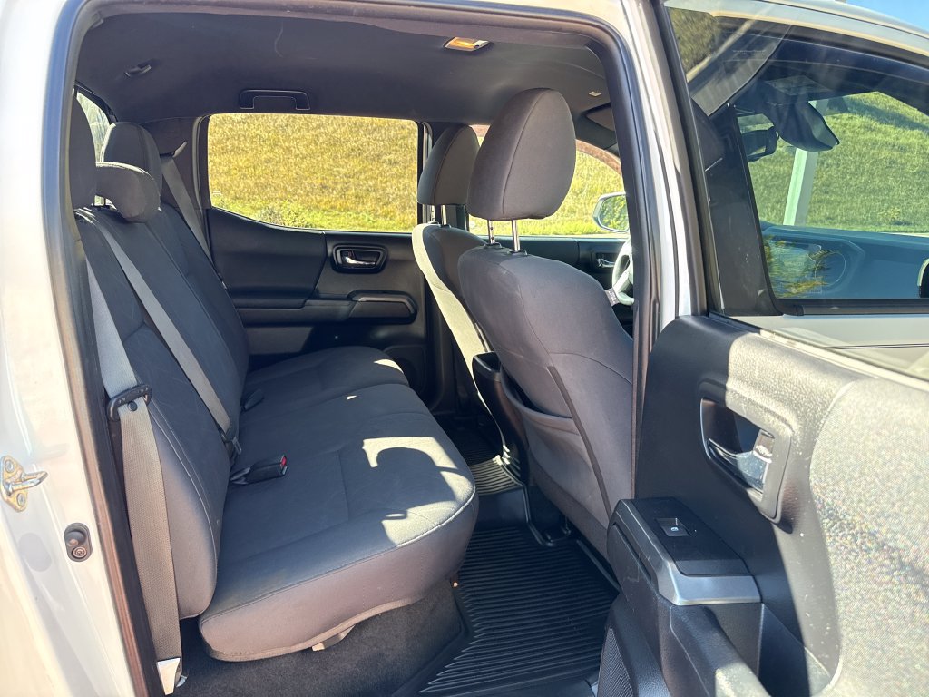 Used 2019 Toyota Tacoma TRD Off-Road AWD/4WD image 23