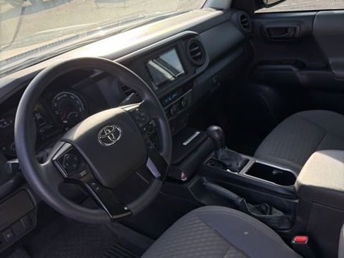 Used 2022 Toyota Tacoma SR image 16