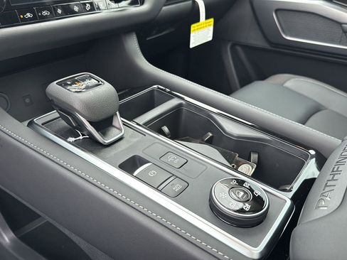New 2026 Nissan Pathfinder SL w/ SL Premium Package AWD/4WD image 25