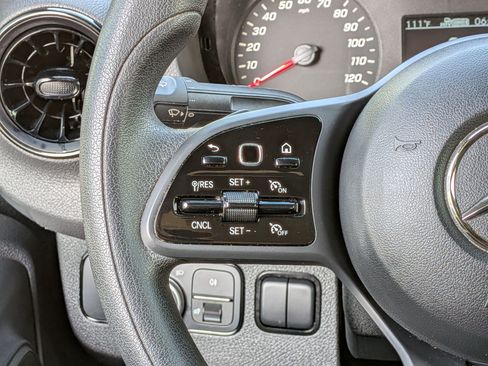 Used 2022 Mercedes-Benz Sprinter 2500 image 19