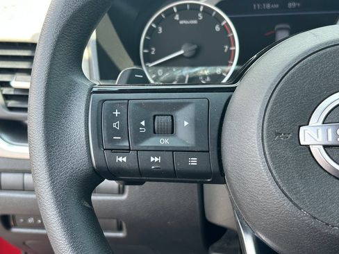 Used 2023 Nissan Rogue SV AWD/4WD image 18