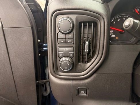 Used 2023 Chevrolet Silverado 1500 Custom AWD/4WD image 27