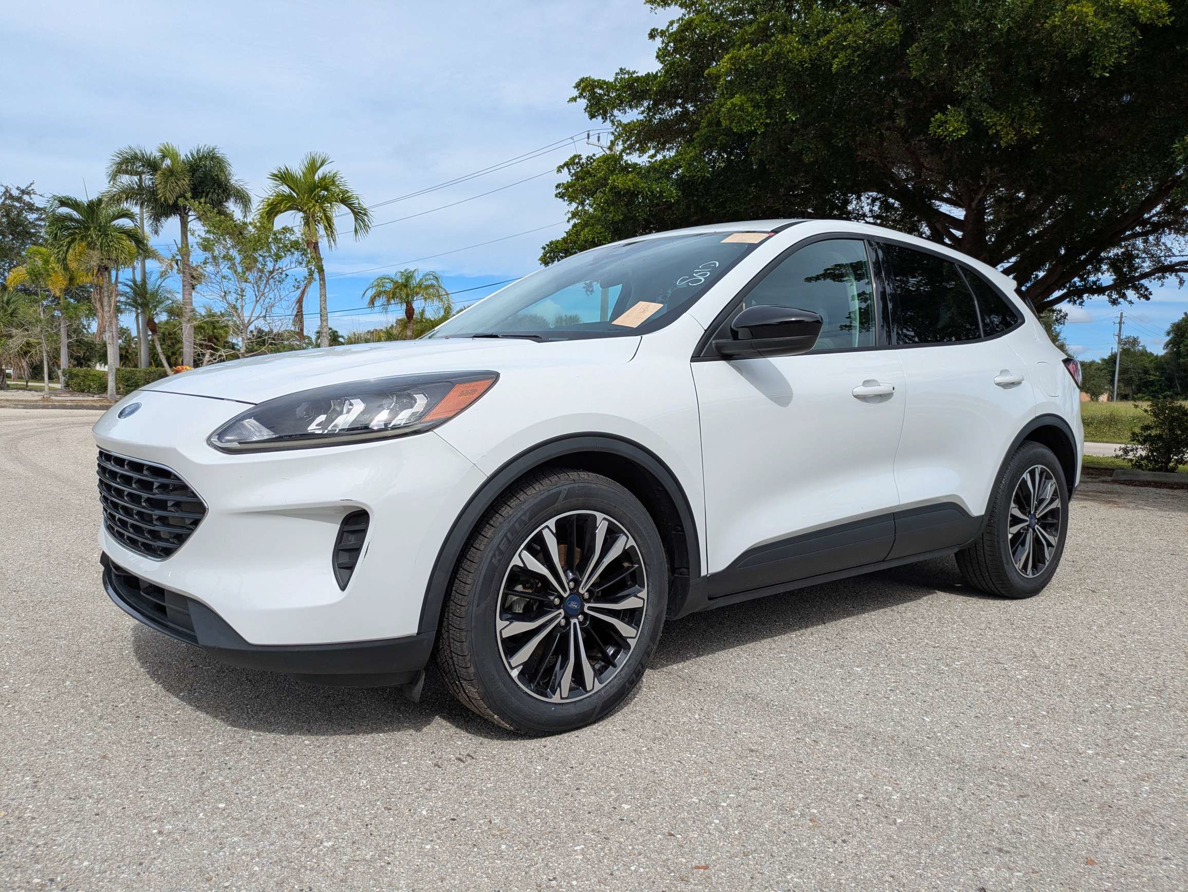 Used 2022 Ford Escape SE w/ SE Sport Appearance Package FWD image 11