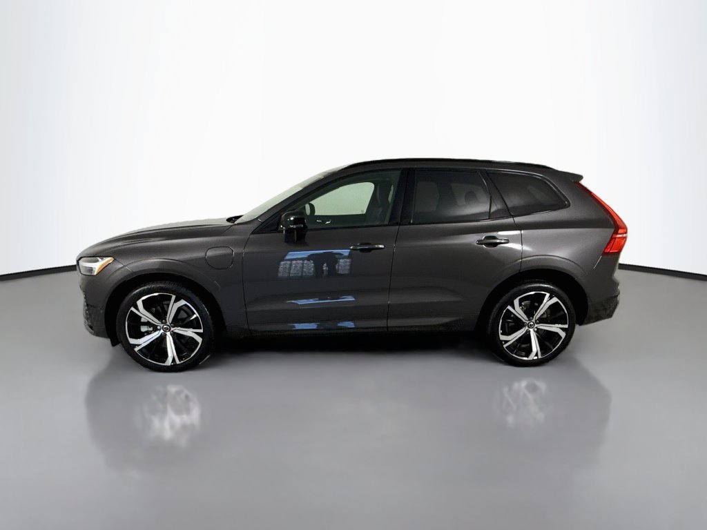 Used 2024 Volvo XC60 T8 Ultimate w/ Protection Package Premier AWD/4WD image 2