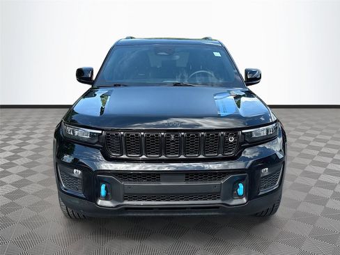 Used 2022 Jeep Grand Cherokee Trailhawk w/ Advanced Protech Group II AWD/4WD image 2