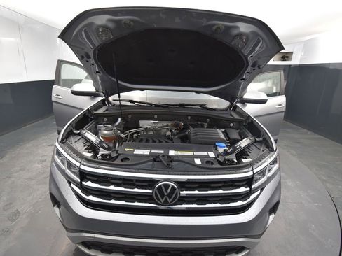 Used 2022 Volkswagen Atlas Cross Sport SE image 16