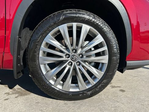 Used 2026 Toyota Highlander Platinum AWD/4WD image 29
