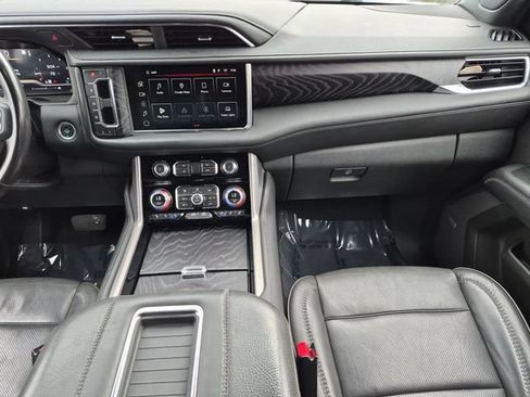 Used 2023 GMC Yukon XL Denali AWD/4WD image 19