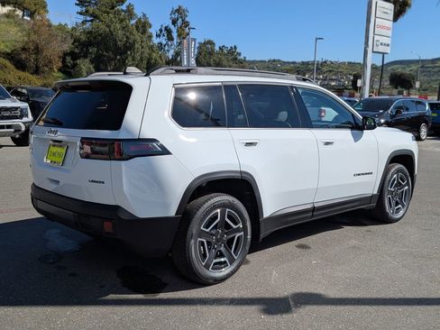 New 2026 Jeep Cherokee Laredo AWD/4WD image 10