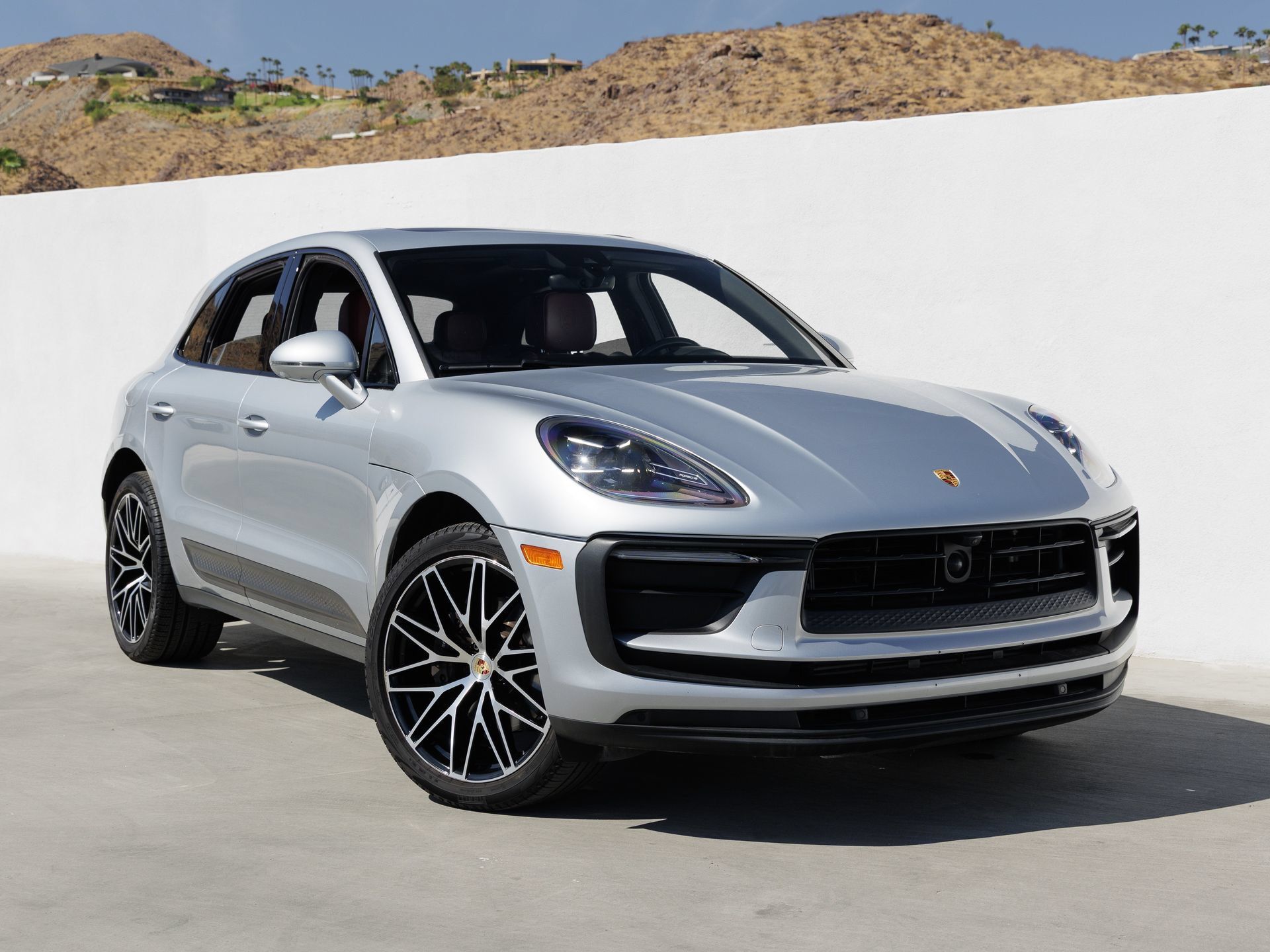 Certified 2023 Porsche Macan AWD/4WD image 9