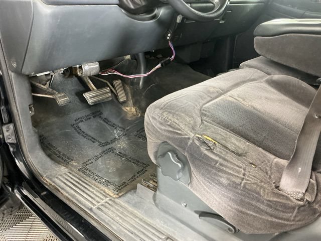 Used 2002 Chevrolet Silverado 2500 LS w/ Off-Road Skid Plate Pkg AWD/4WD image 14