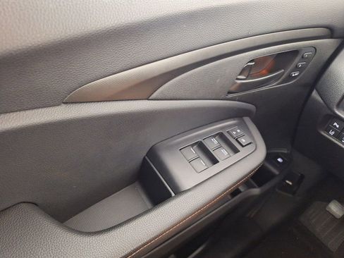 Used 2025 Honda Ridgeline TrailSport image 18
