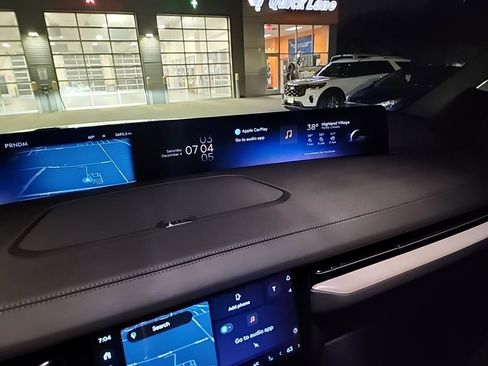 Used 2025 Lincoln Navigator L Reserve w/ Jet Appearance Package image 11