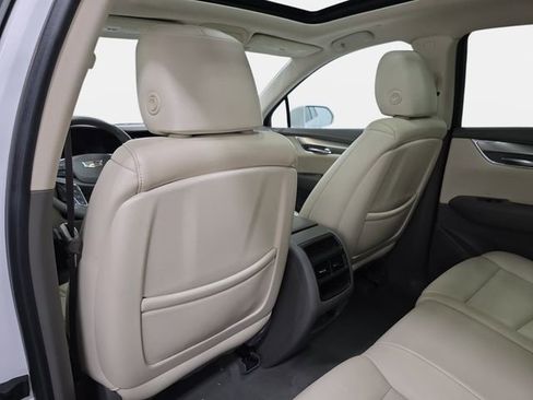 Used 2019 Cadillac XT5 Luxury FWD image 12