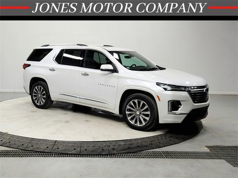 Used 2023 Chevrolet Traverse Premier image 1