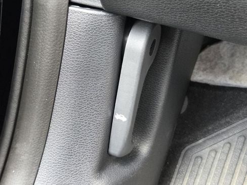 Used 2025 Kia Soul LX w/ LX Technology Package FWD image 41