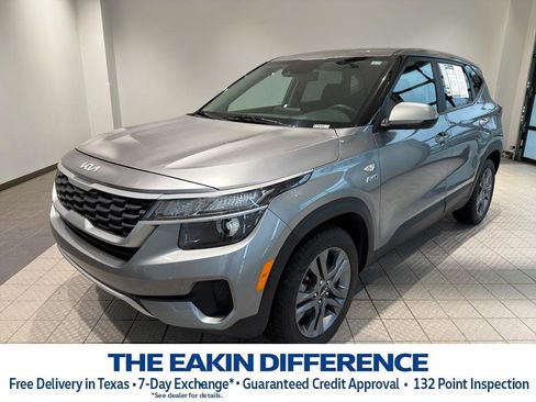 Used 2022 Kia Seltos LX image 1