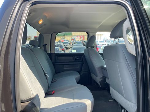 Used 2018 RAM 2500 Tradesman w/ Chrome Appearance Group AWD/4WD image 27