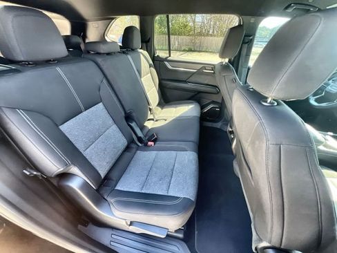 Used 2025 GMC Acadia Elevation image 26