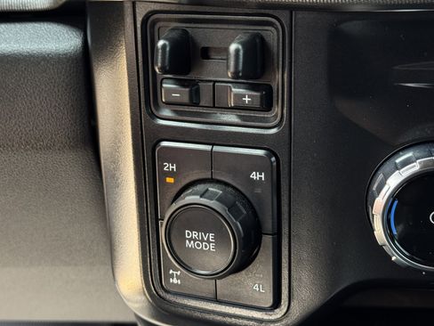 Used 2024 Ford F250 Platinum image 27