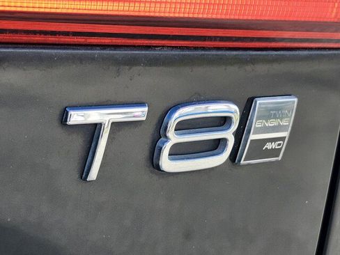 Used 2020 Volvo XC60 T8 Momentum w/ Protection Package Premier image 29