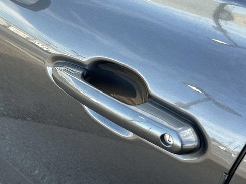 Used 2022 Toyota Highlander XSE image 16