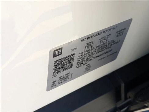 Used 2024 GMC Yukon AT4 w/ Technology Package image 25