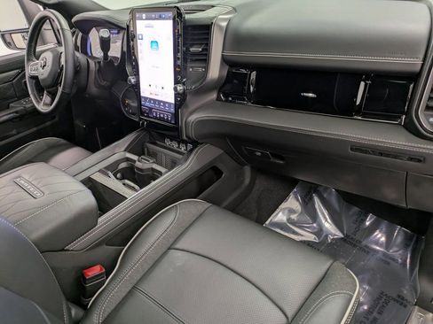 Used 2025 RAM 3500 Limited image 33