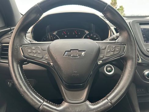 Used 2022 Chevrolet Equinox RS FWD image 23