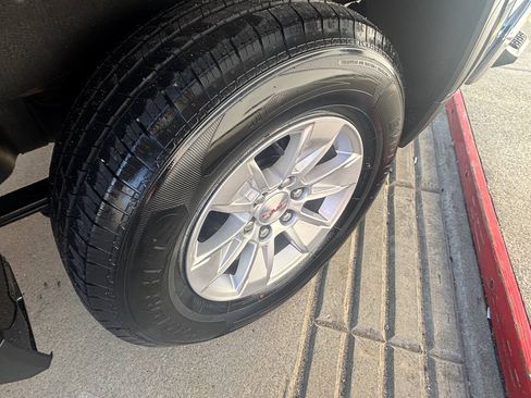 Used 2019 GMC Sierra 1500 SLE w/ SLE Value Package AWD/4WD image 25
