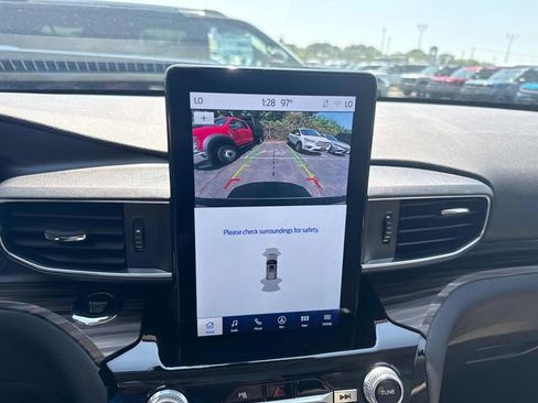 New 2024 Ford Explorer Limited w/ Limited Technology Package image 13