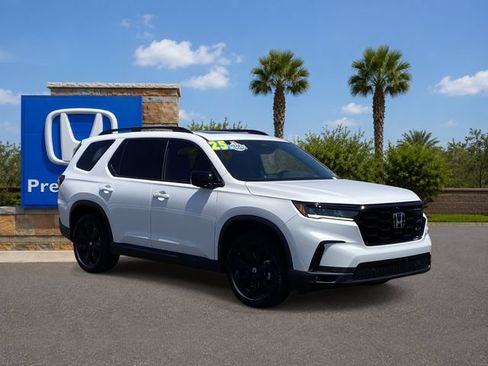 Certified 2025 Honda Pilot Black Edition image 7