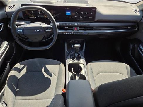 Used 2025 Kia K4 LXS image 16