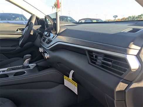 New 2025 Nissan Altima 2.5 SV w/ SV Premium Package image 34