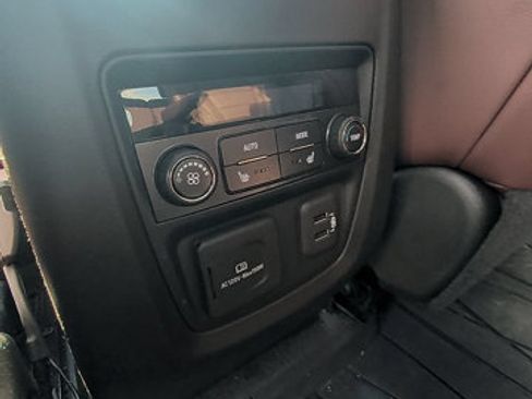 Used 2021 Buick Enclave Avenir w/ Avenir Technology Package AWD/4WD image 31