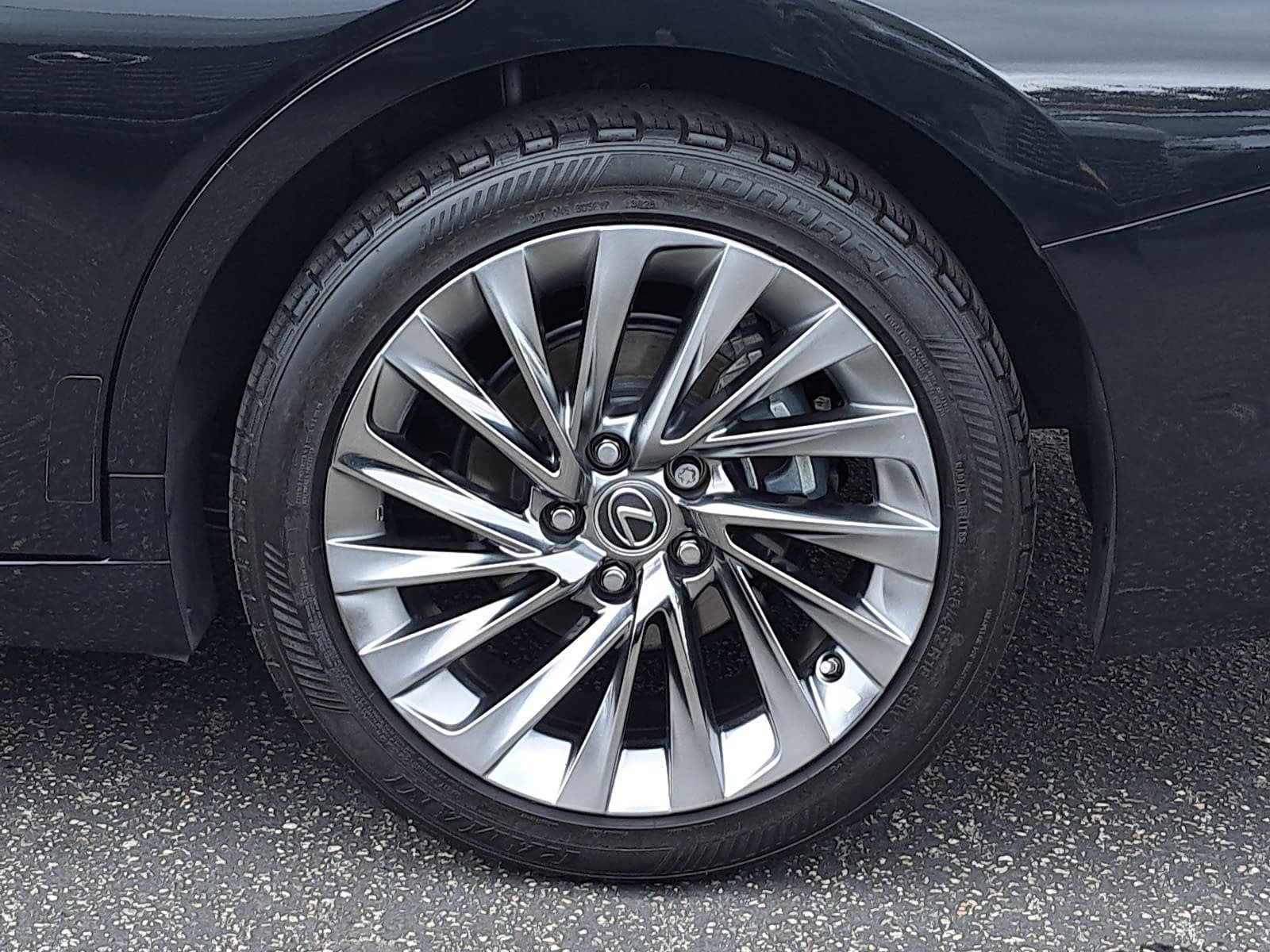 Used 2024 Lexus ES 300h w/ Accessory Package (Z1) FWD image 36