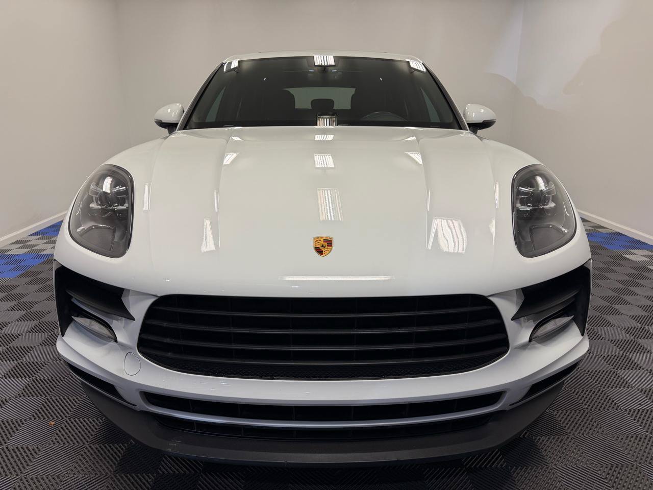 Used 2021 Porsche Macan AWD/4WD image 2