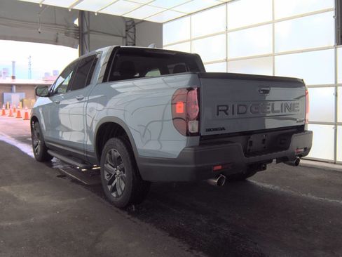 Used 2024 Honda Ridgeline Sport image 4