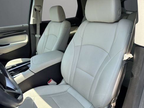 Used 2023 Buick Enclave Essence w/ Experience Buick Package FWD image 14