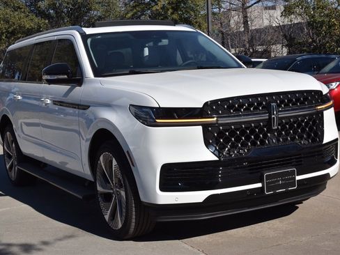 New 2026 Lincoln Navigator L Black Label image 3