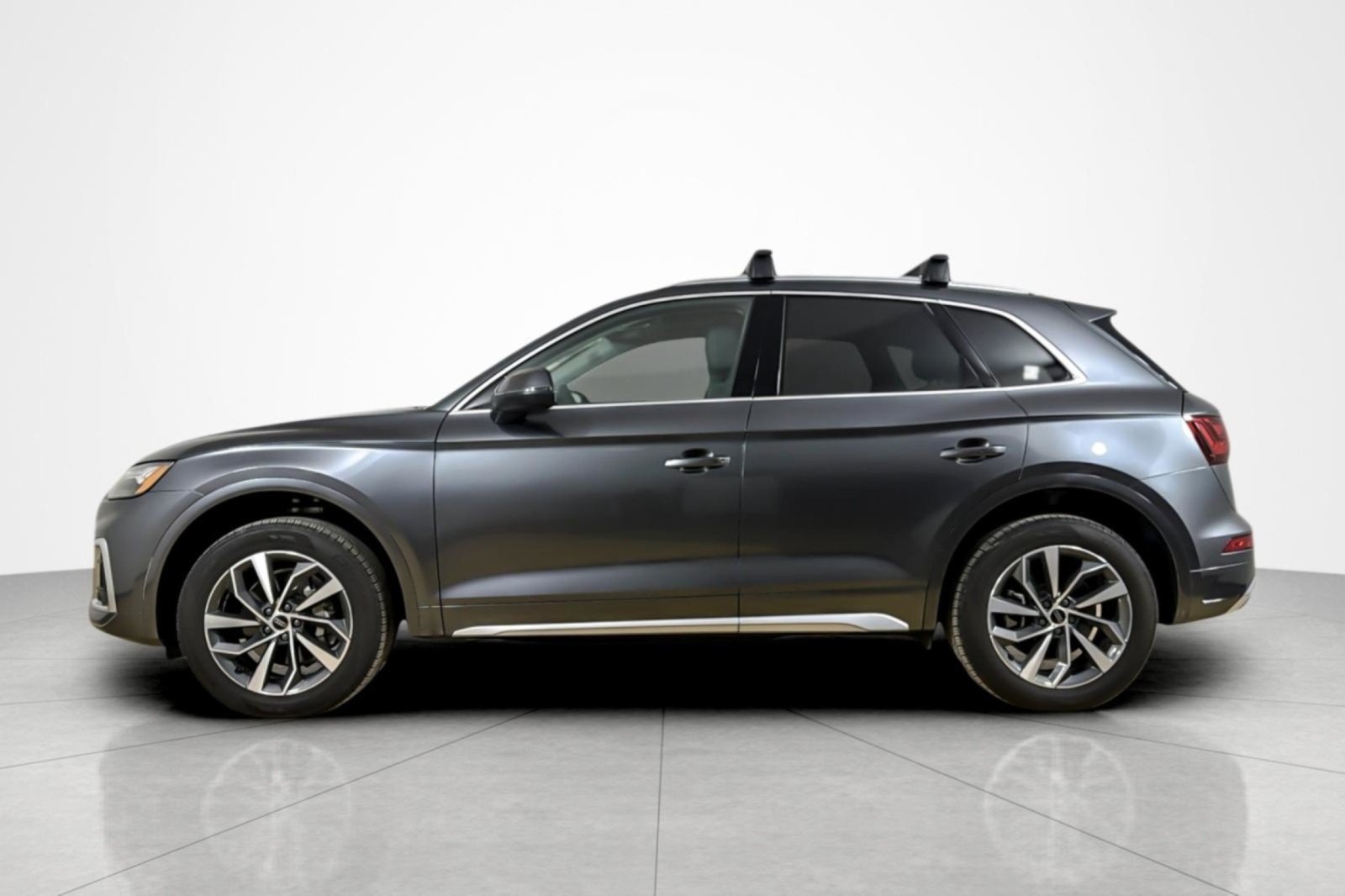 Used 2023 Audi Q5 2.0T Premium Plus w/ Premium Plus Package AWD/4WD image 2