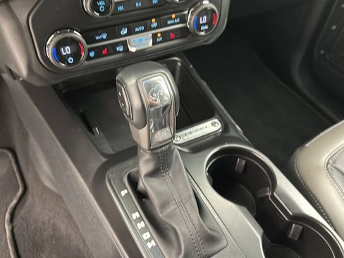 Used 2025 Ford Bronco Outer Banks AWD/4WD image 18